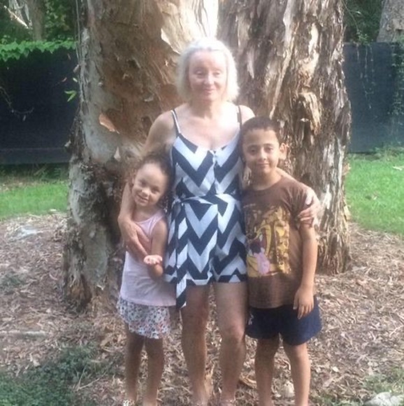 Meet your Posher, Sharon - Picture 1 of 1